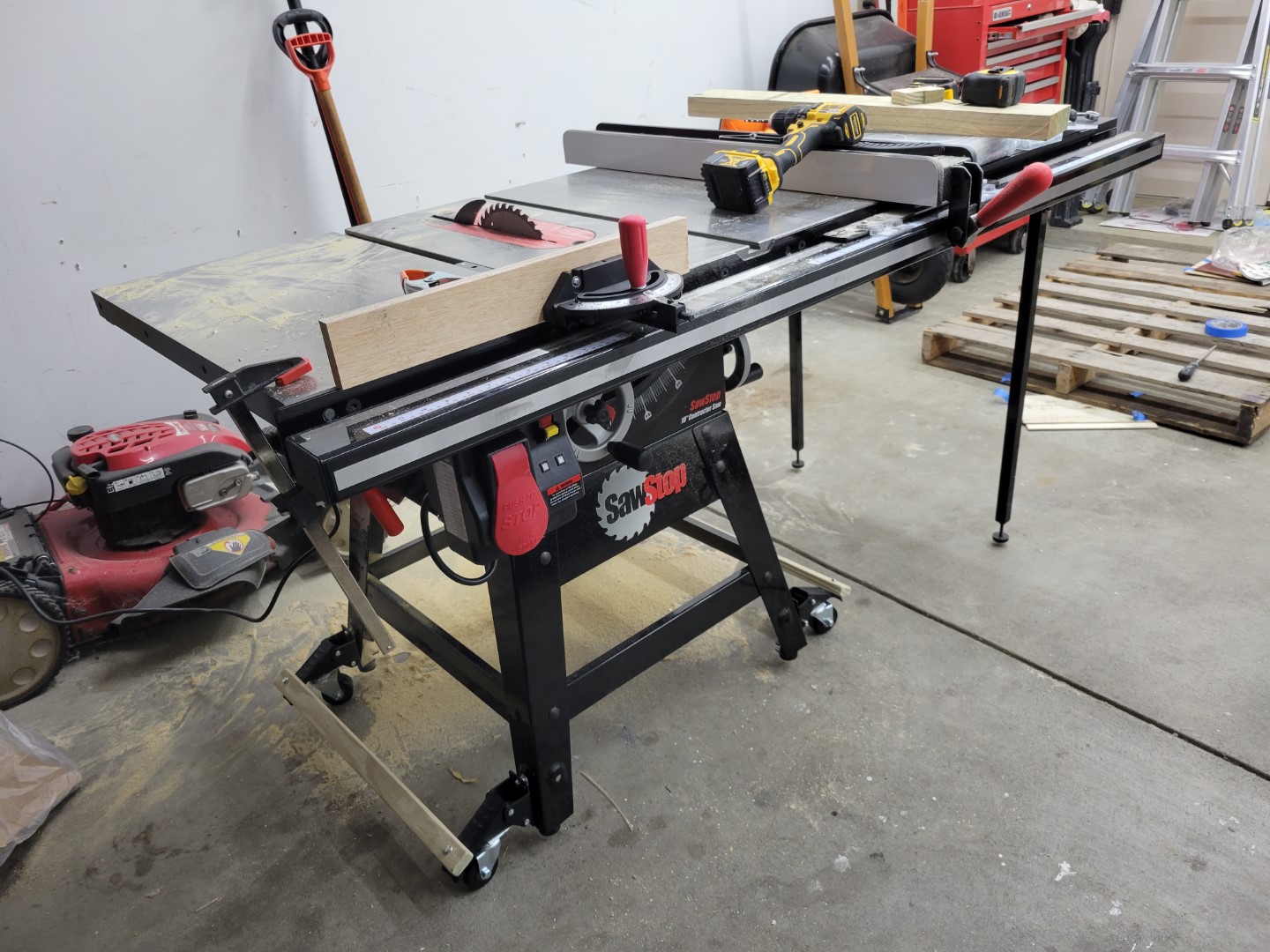 Table saw left